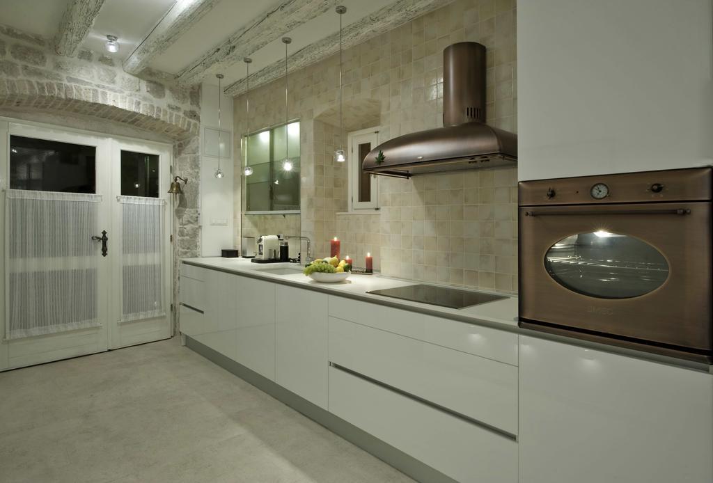 Apartment Whooart Komiža Esterno foto