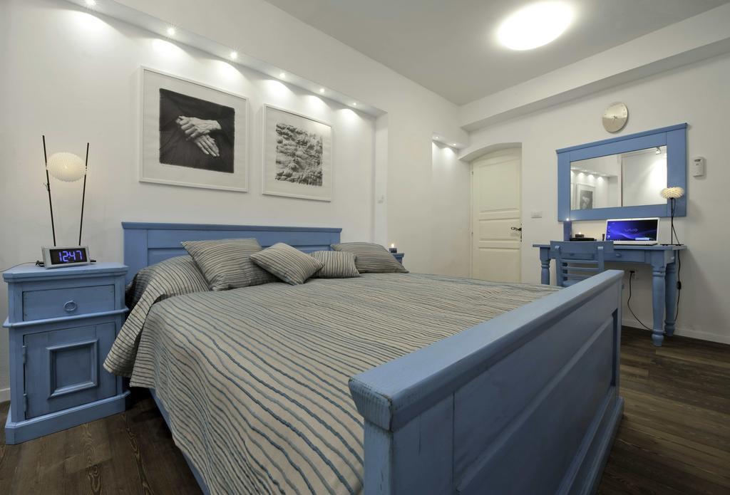 Apartment Whooart Komiža Esterno foto